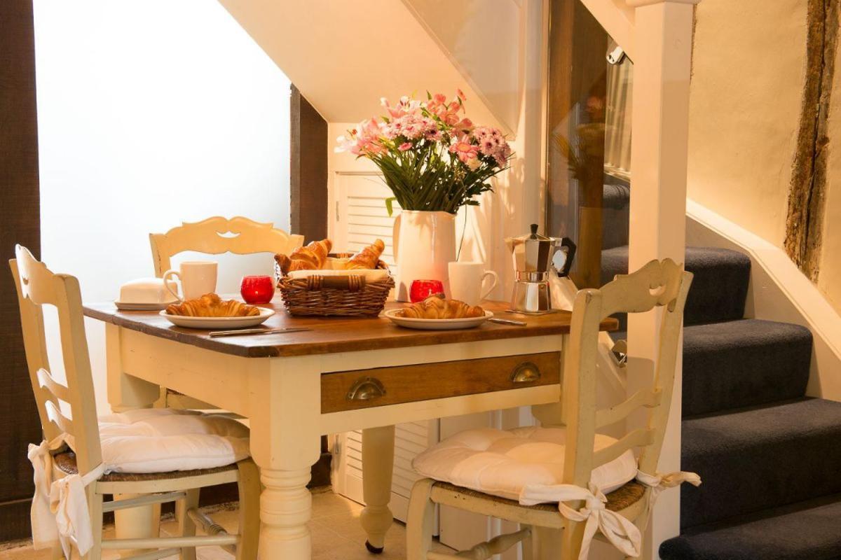 Meddlars A Historic Cottage On The Countryside Edge Of A Vibrant Market Town Hadleigh  المظهر الخارجي الصورة