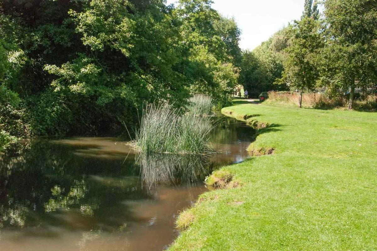 Meddlars A Historic Cottage On The Countryside Edge Of A Vibrant Market Town Hadleigh  المظهر الخارجي الصورة