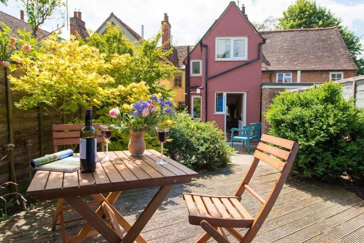 Meddlars A Historic Cottage On The Countryside Edge Of A Vibrant Market Town Hadleigh  المظهر الخارجي الصورة