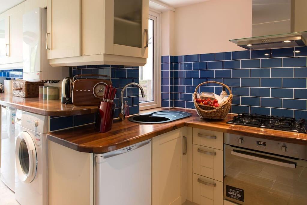 Meddlars A Historic Cottage On The Countryside Edge Of A Vibrant Market Town Hadleigh  المظهر الخارجي الصورة
