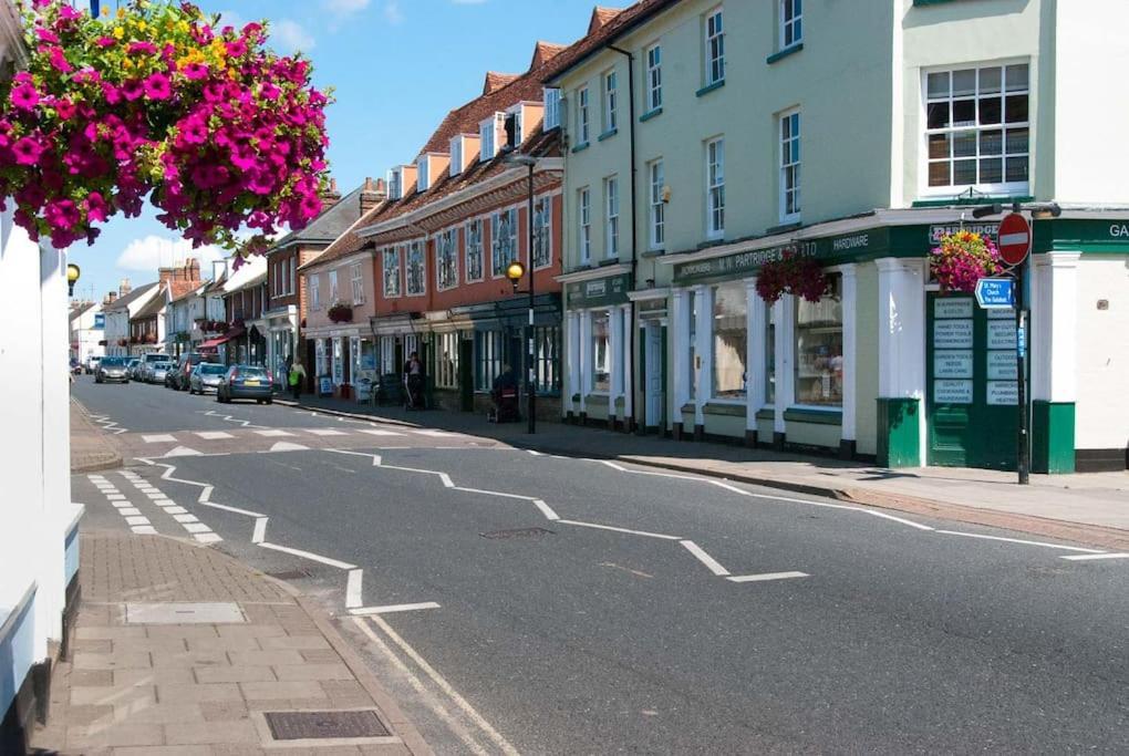Meddlars A Historic Cottage On The Countryside Edge Of A Vibrant Market Town Hadleigh  المظهر الخارجي الصورة